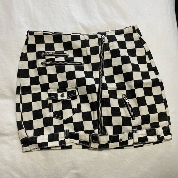 Dresses & Skirts - Checkered mini skirt